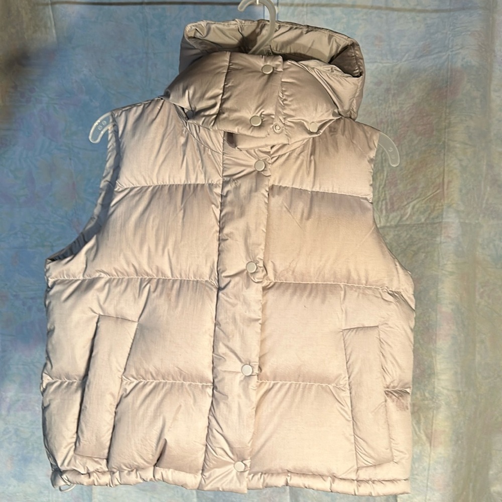 Wonder puff cropped vest